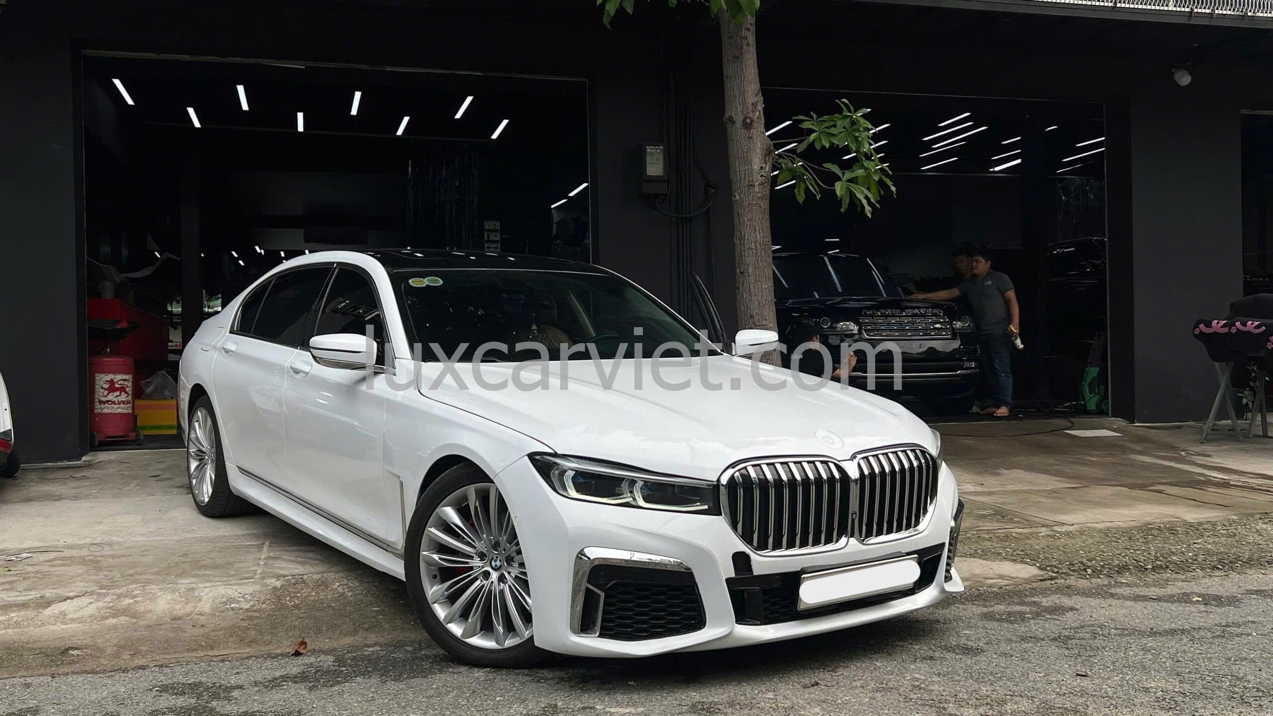 Cho Thuê Xe BMW 740Li Pure Excellence Tại Sài Gòn
