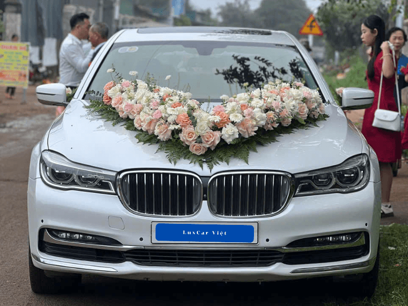 CHo Thuê Xe Hoa BMW Tại TP.HCM
