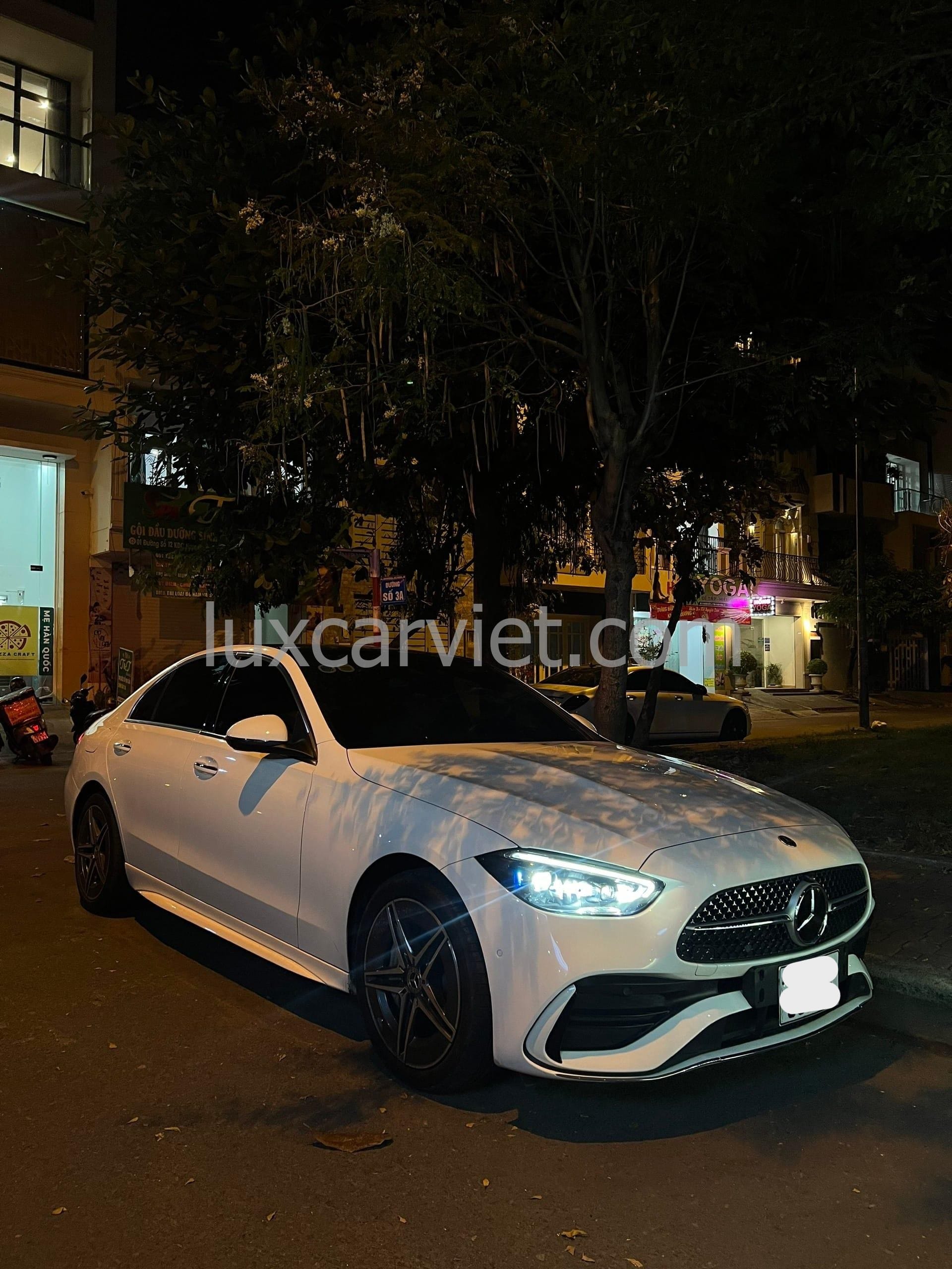 Thuê xe Mercedes benz C300 AMG: Trải nghiệm đẳng cấp và sang trọng