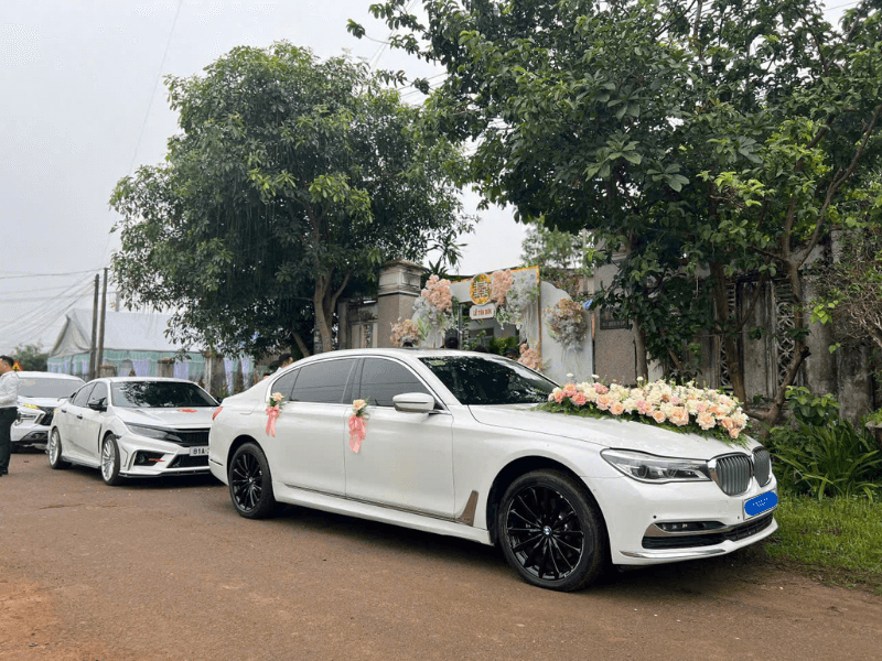 CHo Thuê Xe Hoa BMW Tại TP.HCM - Ảnh 3