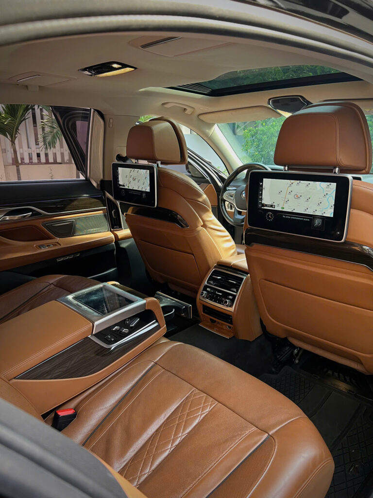 Cho Thuê Xe BMW 740Li Pure Excellence Tại Sài Gòn
