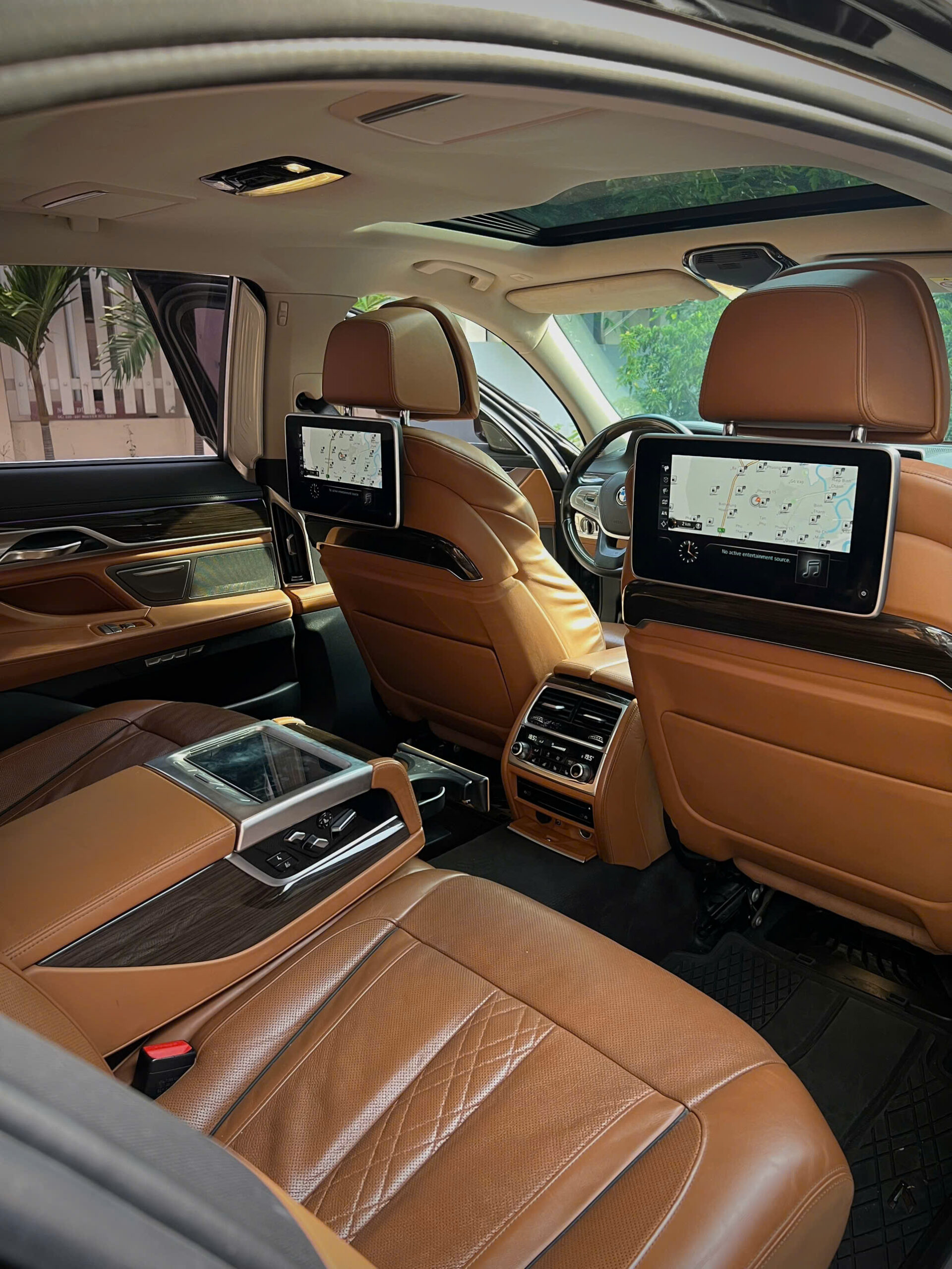 Cho Thuê Xe BMW 740Li Pure Excellence Tại Sài Gòn