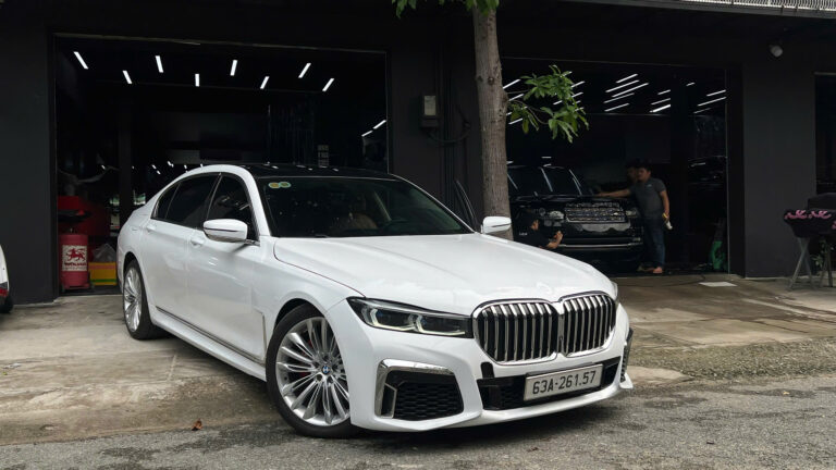 Cho Thuê Xe BMW 740Li Pure Excellence Tại Sài Gòn
