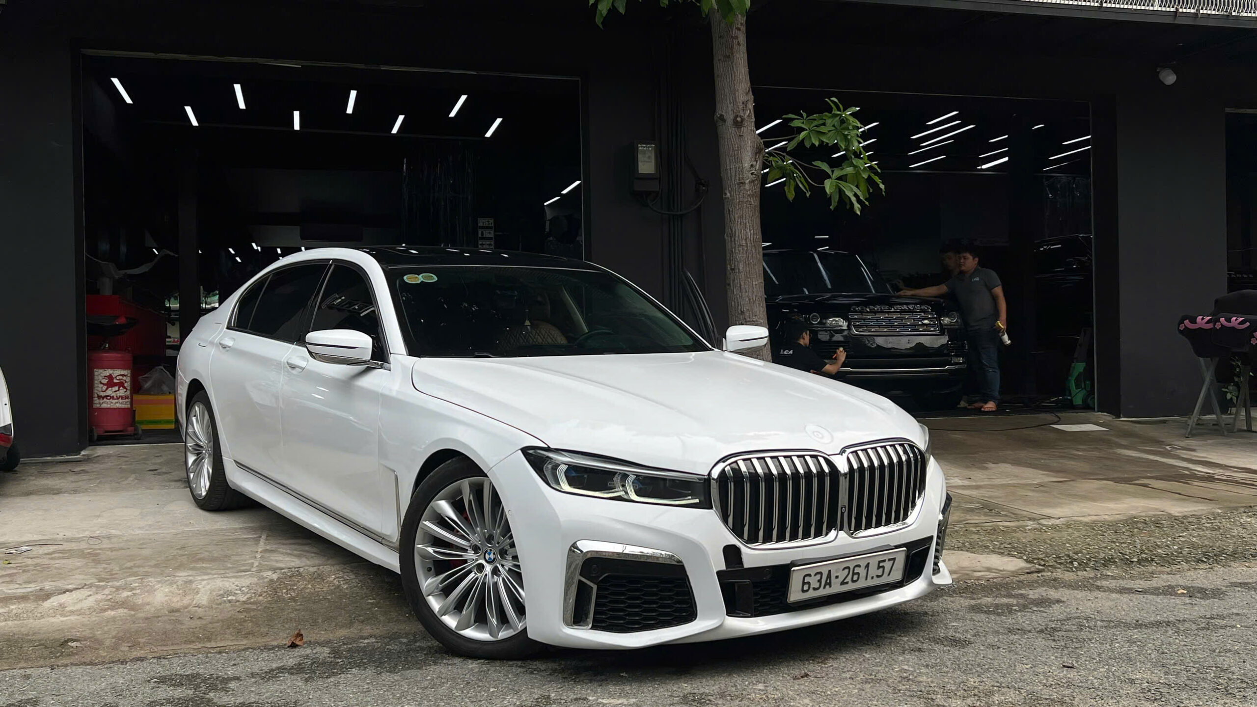 Cho Thuê Xe BMW 740Li Pure Excellence Tại Sài Gòn
