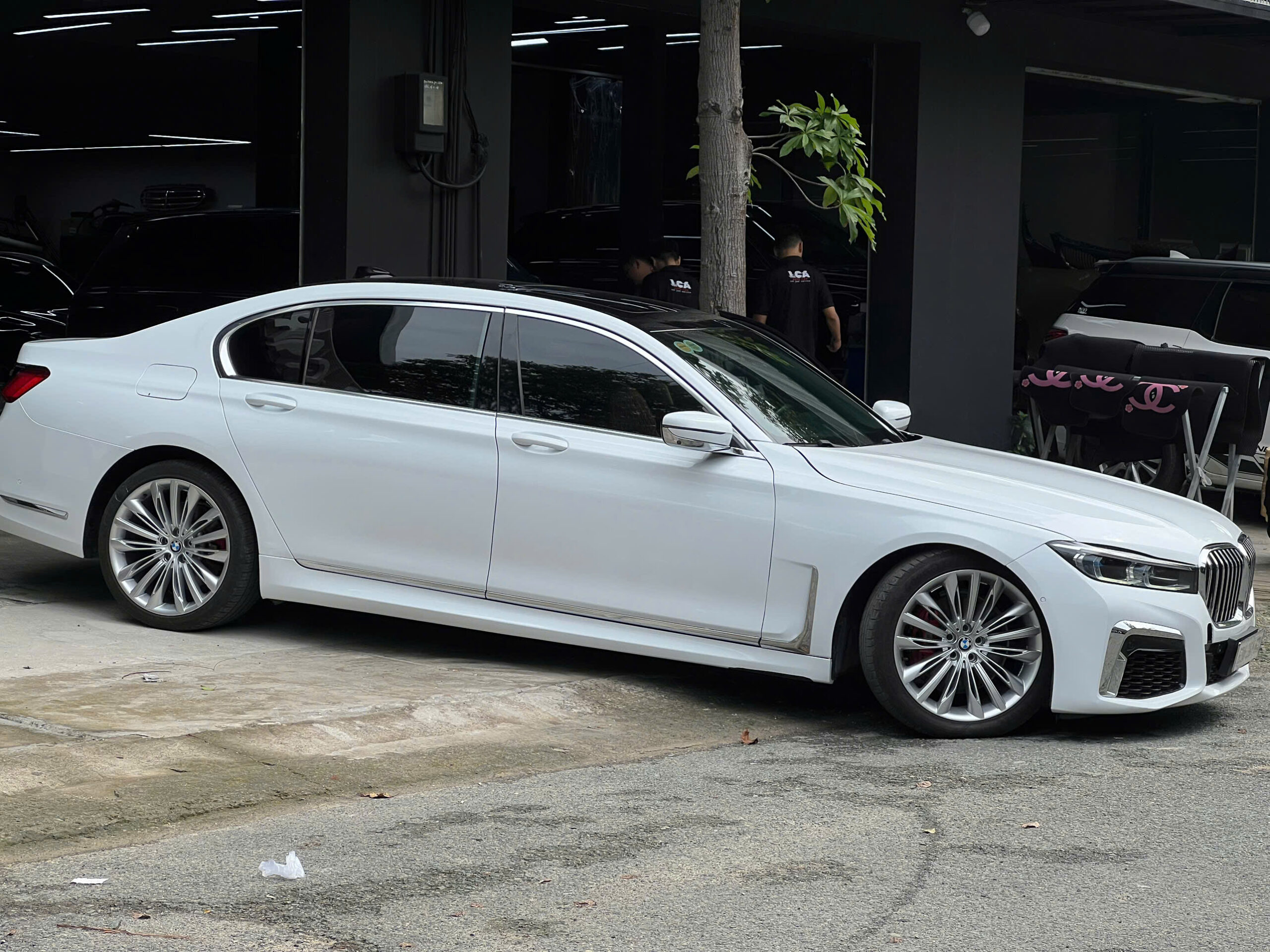 Cho Thuê Xe BMW 740Li Pure Excellence Tại Sài Gòn
