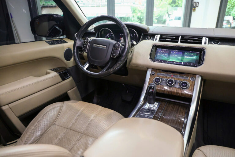 Cho Thuê Xe Range Rover HSE tại TP.HCM