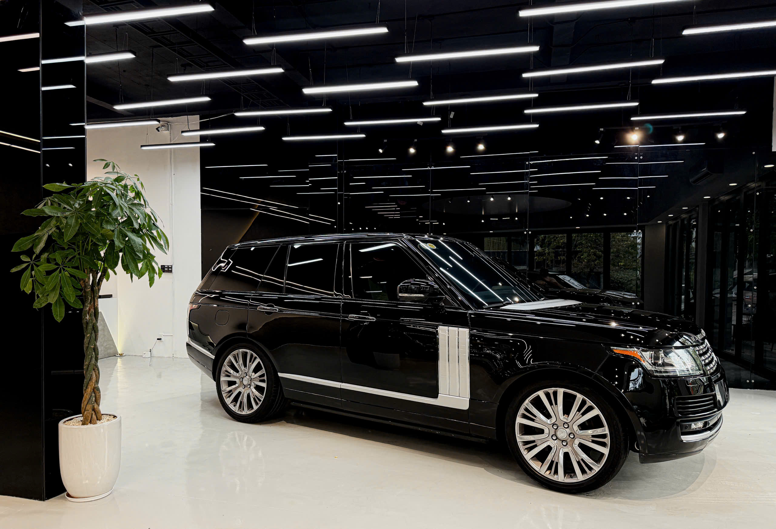 Cho Thuê Xe Range Rover HSE tại TP.HCM