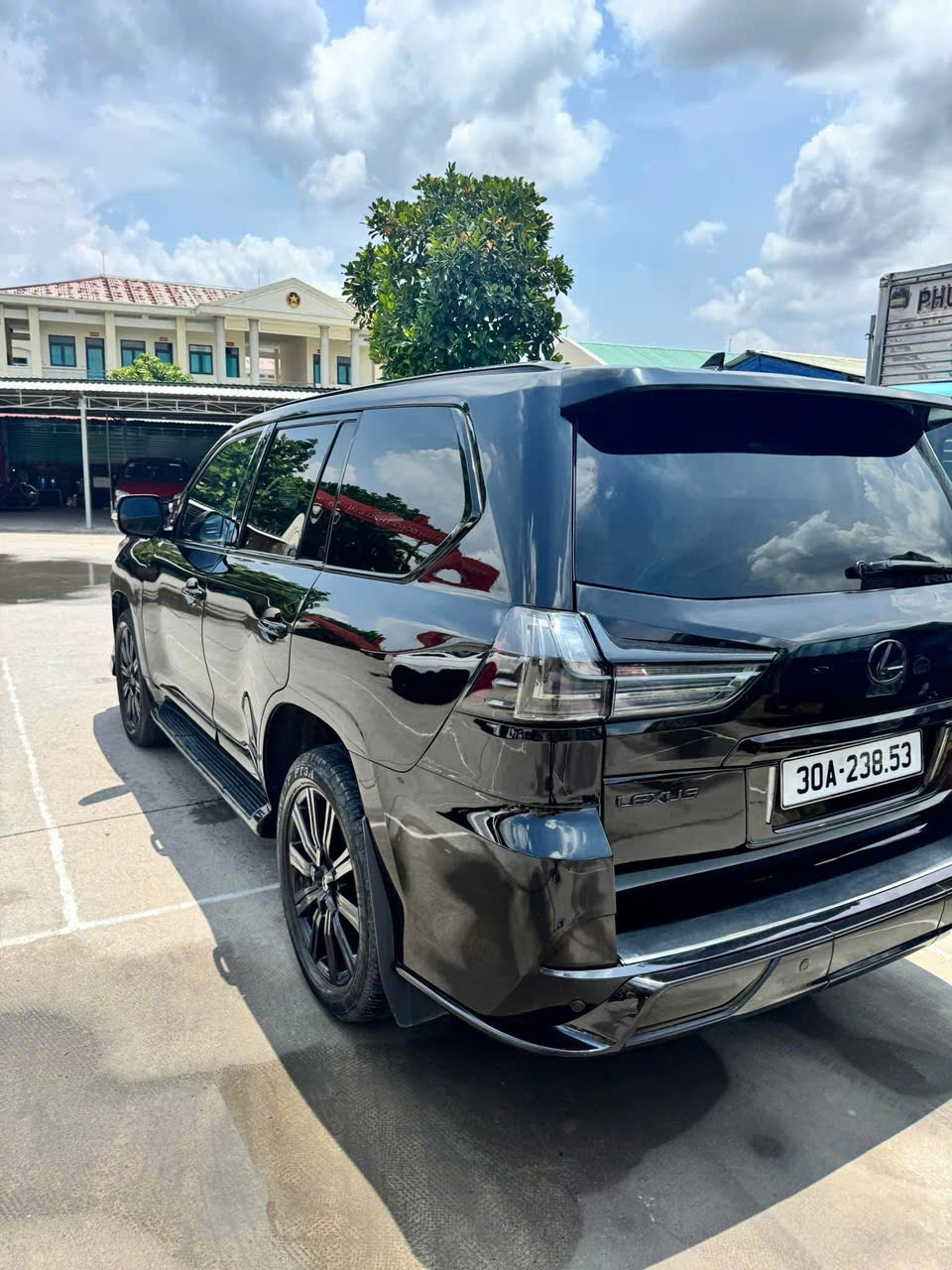 Dịch Vụ Cho Thuê Xe Lexus Lx570 Cao Cấp tại TP.HCM