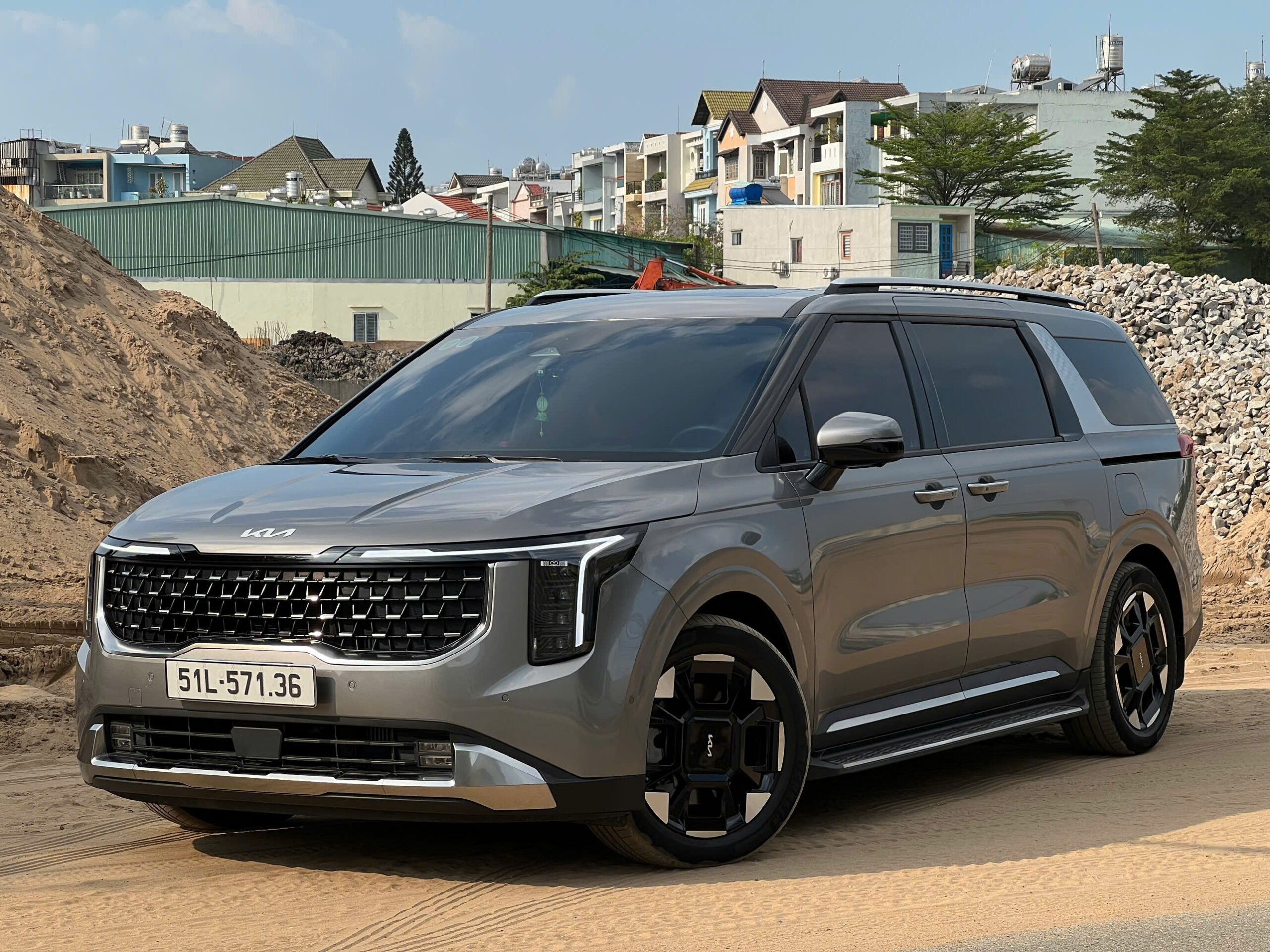 Dịch vụ cho thuê xe tự lái KIA Carnival 2026