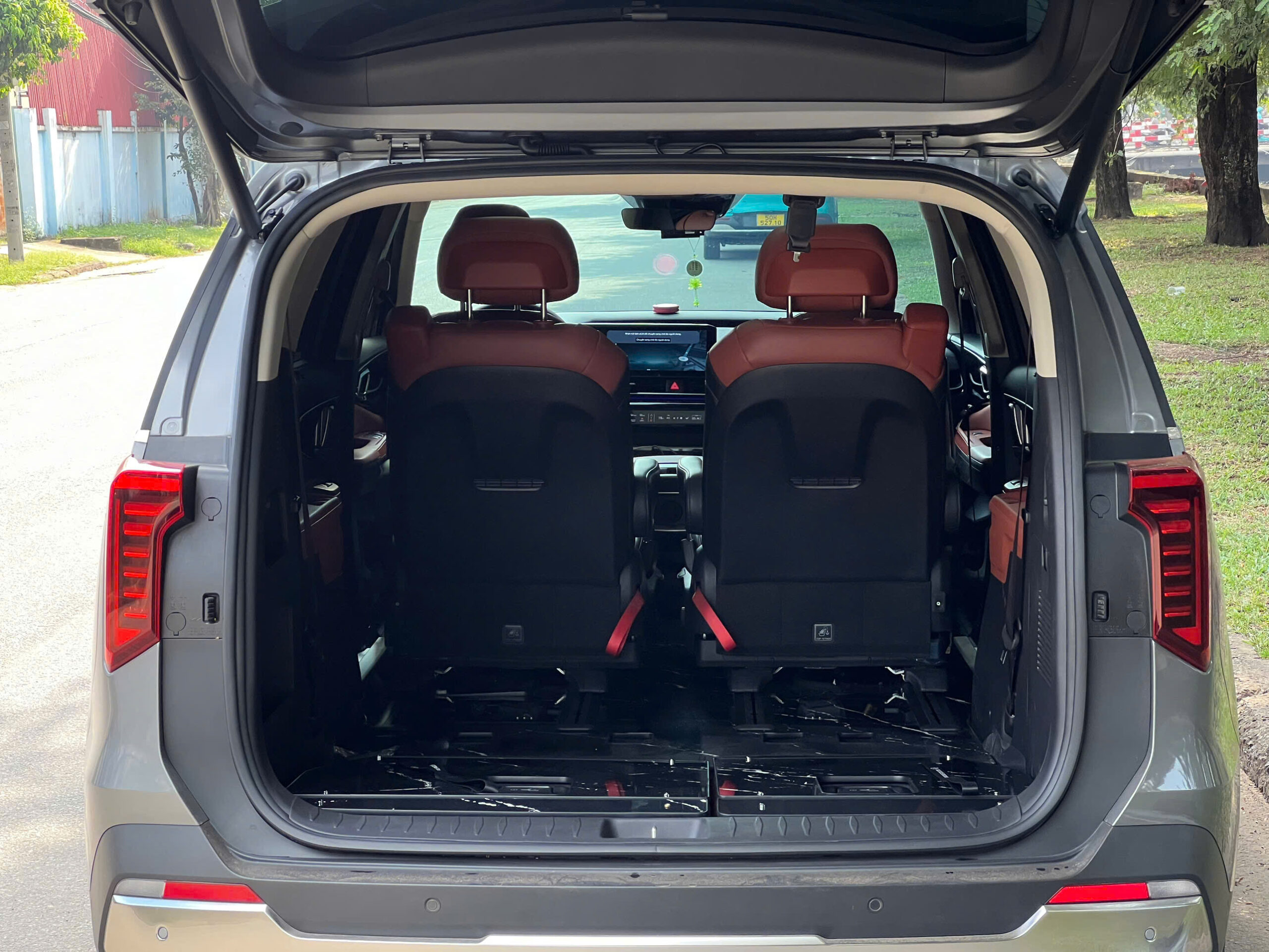 Dịch vụ cho thuê xe tự lái KIA Carnival 2026