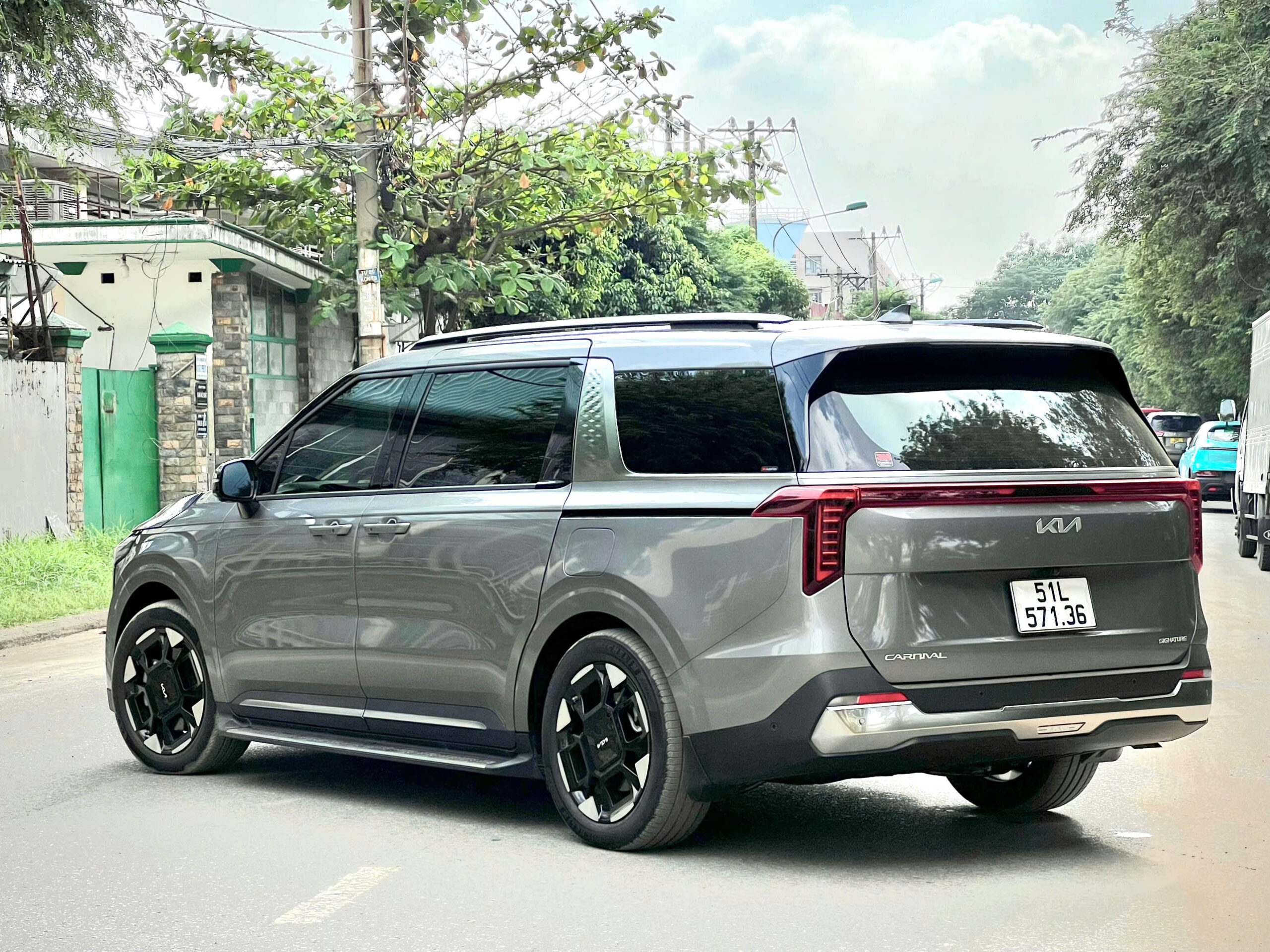 Dịch vụ cho thuê xe tự lái KIA Carnival 2026