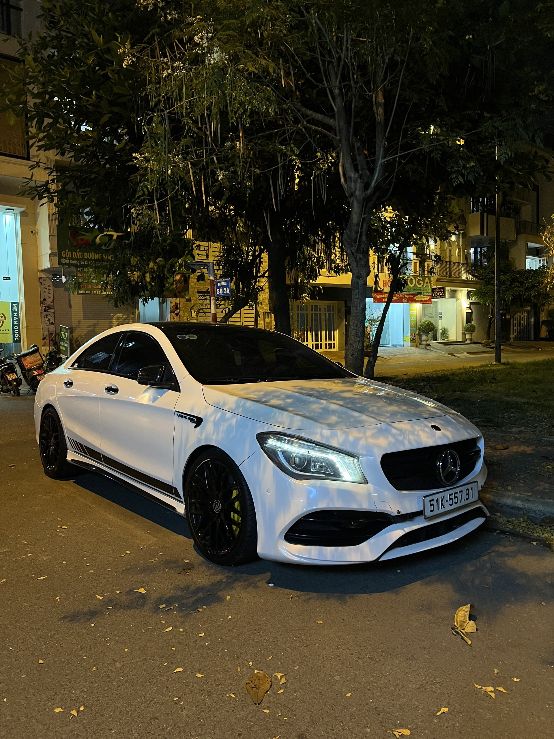 Dịch Vụ Thuê Xe Mercedes-Benz CLA 45 Tự Lái Tại Hồ Chí Minh