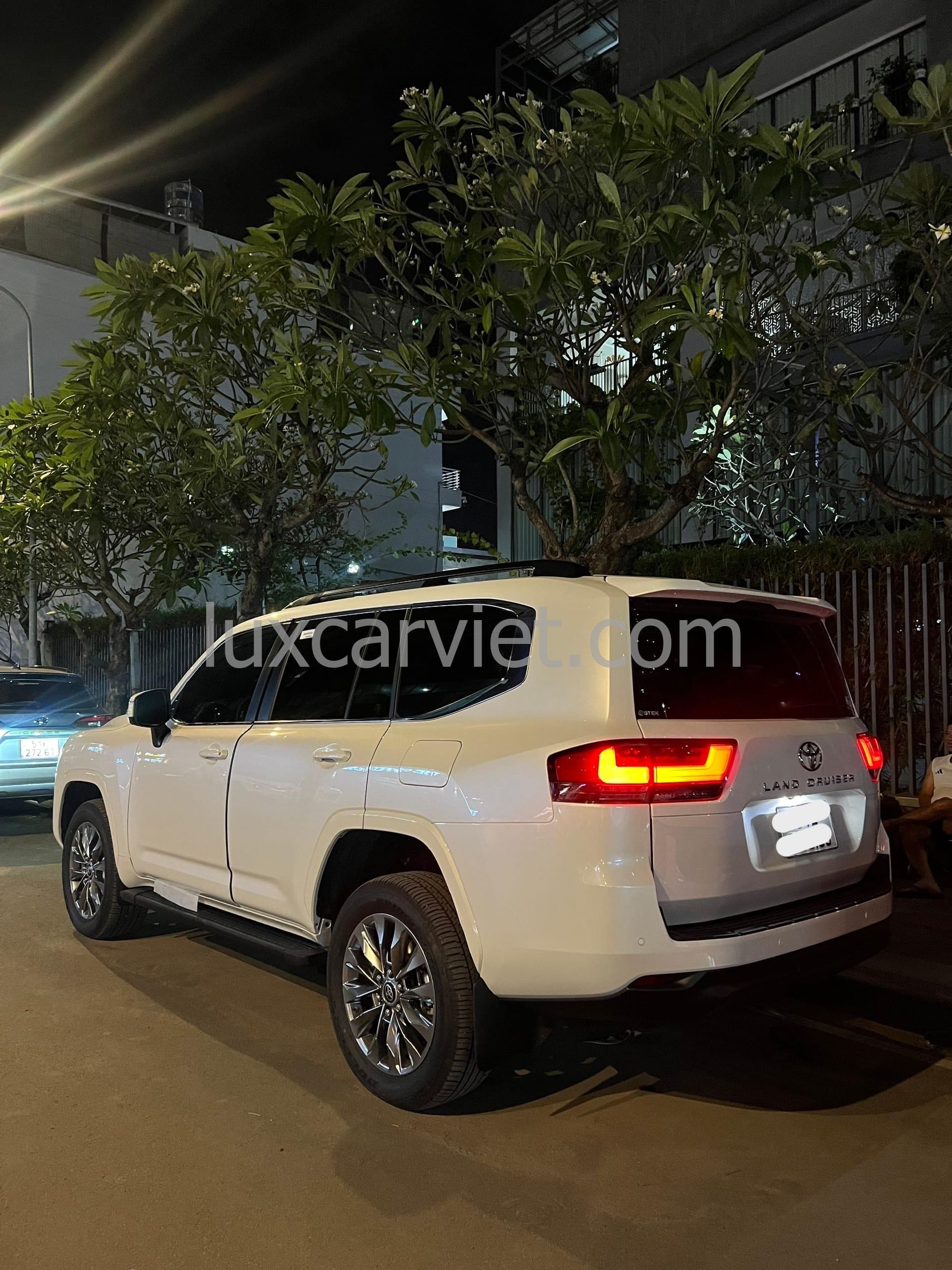 Dịch Vụ Cho Thuê Xe Tự Lái Land Cruiser LC300 Tại TP.HCM - Ảnh 4