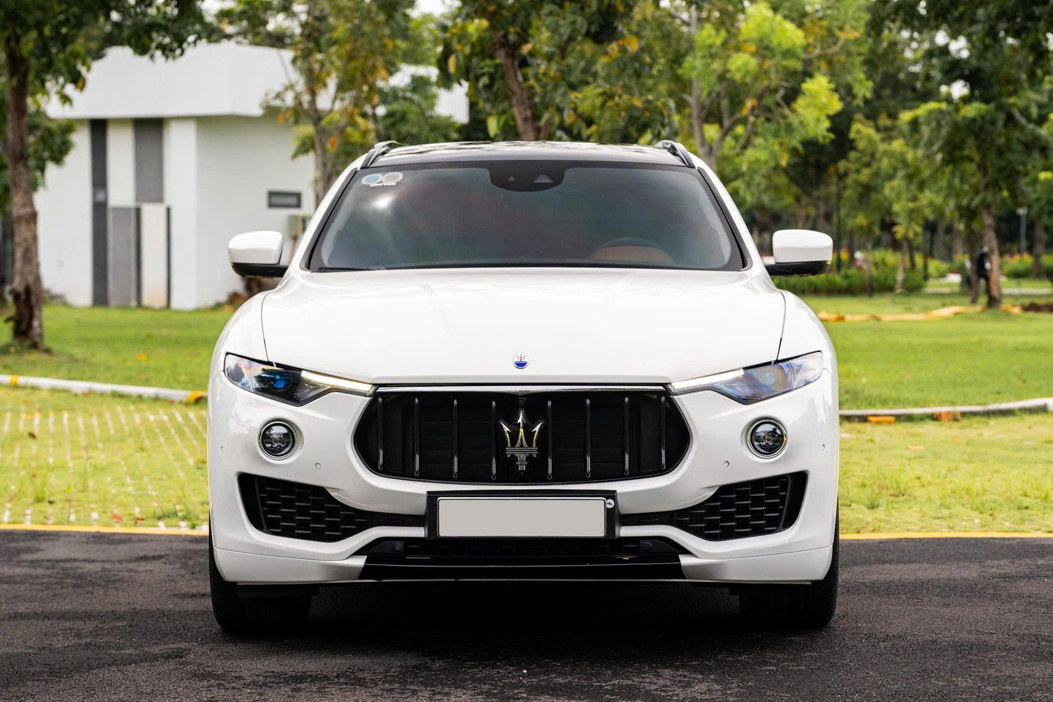 Cho Thuê Xe Maserati Levante 5 Chỗ Tại TP.HCM