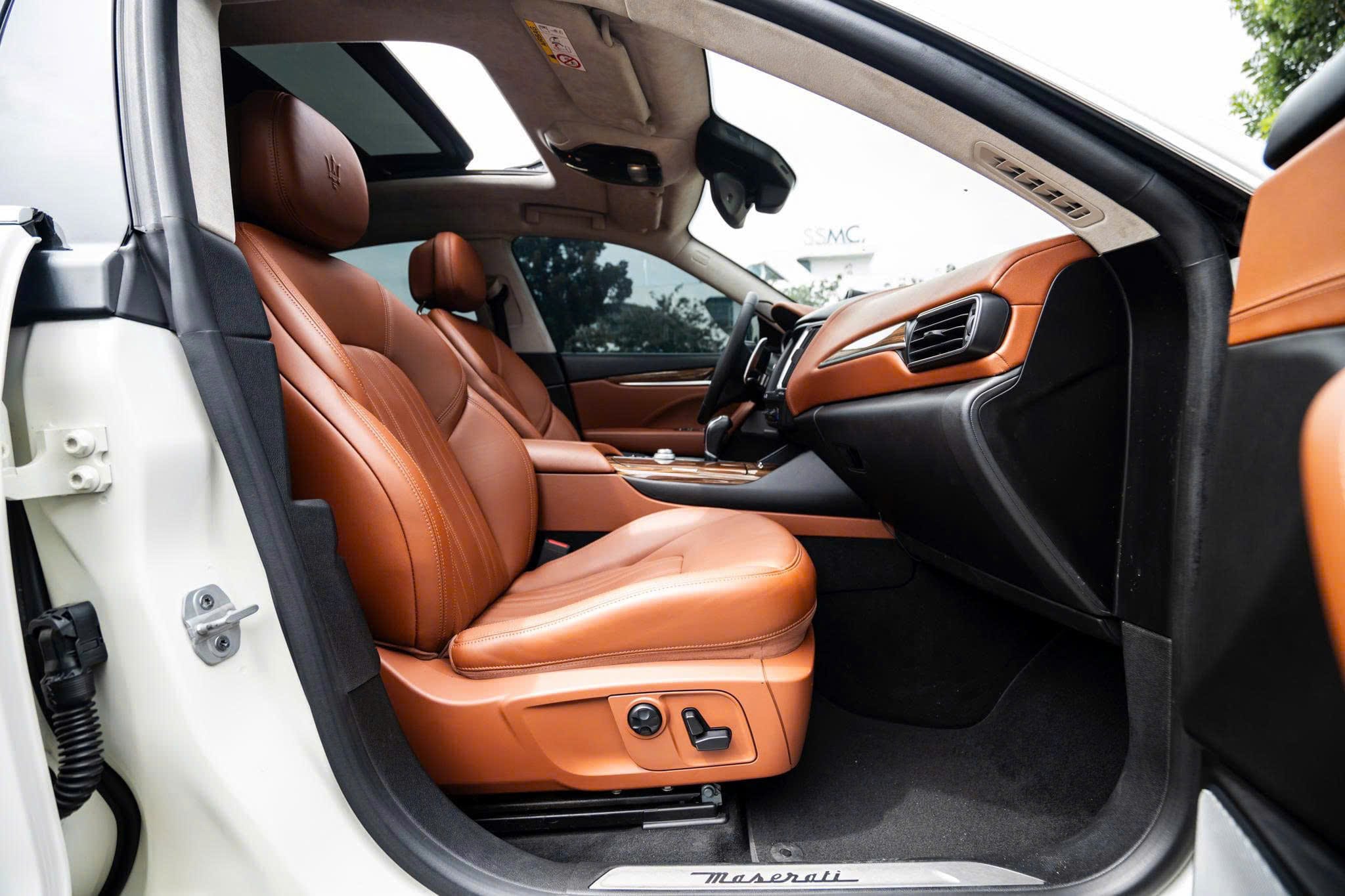 Cho Thuê Xe Maserati Levante 5 Chỗ Tại TP.HCM - Ảnh 12