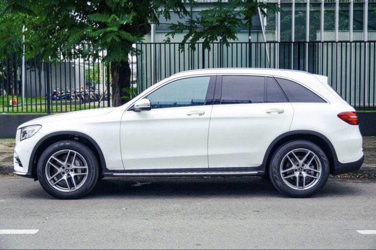 Thuê Xe Mercedes GLC 300 Tự Lái