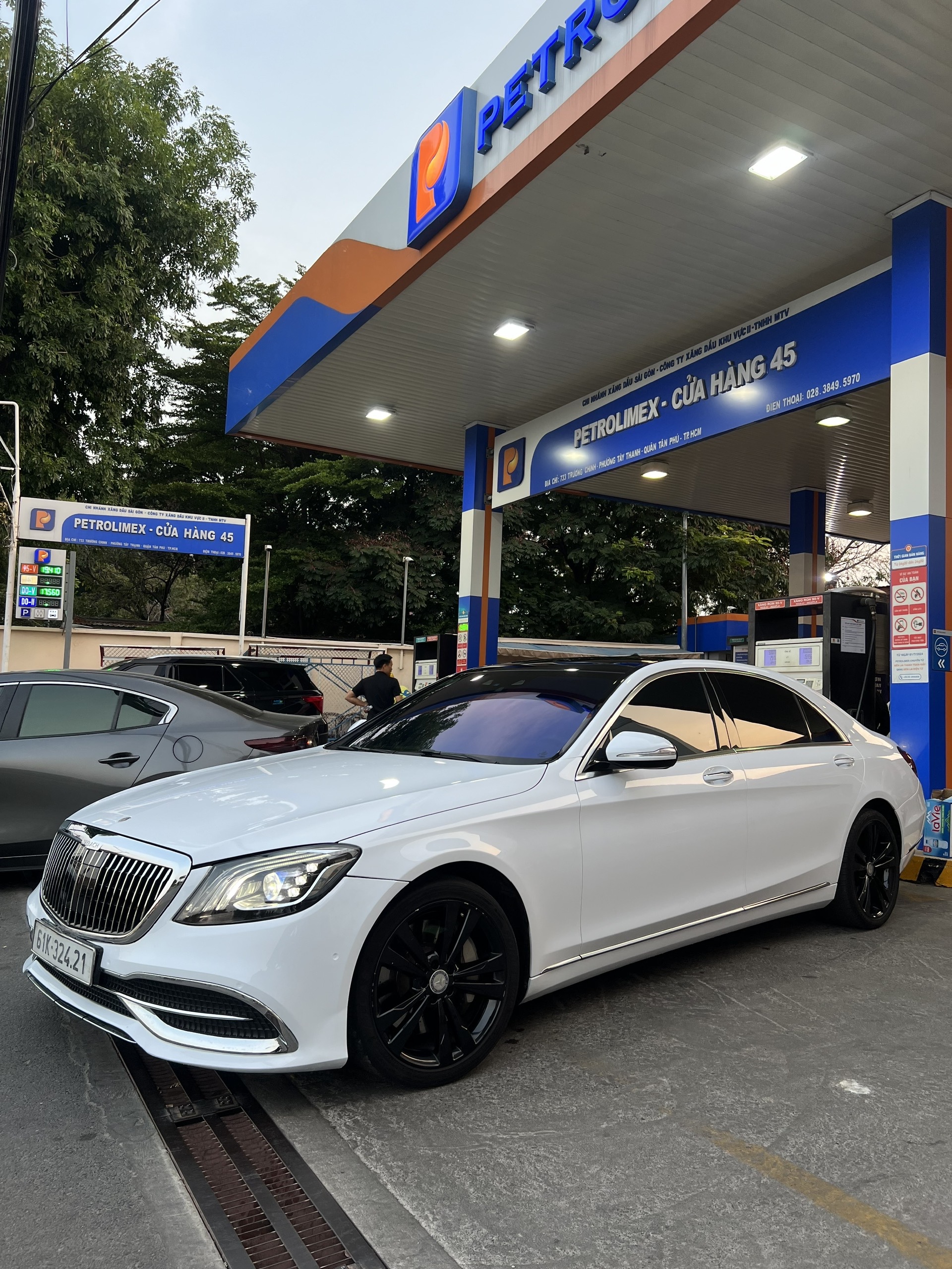 Thuê Xe Mercedes S400 Sang Trọng Đời Mới Tại TP.HCM