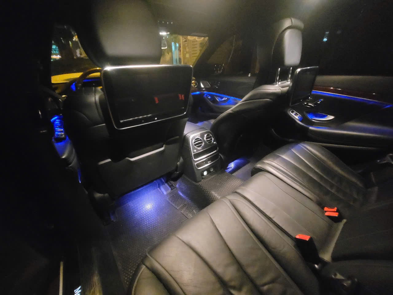 Thuê Xe Mercedes S400 Sang Trọng Đời Mới Tại TP.HCM
