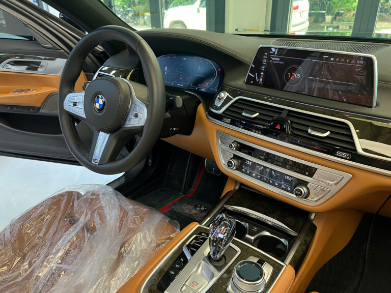 Thuê Xe Tự Lái BMW 730Li Cao Cấp Giá Rẻ Tại Sài Gòn