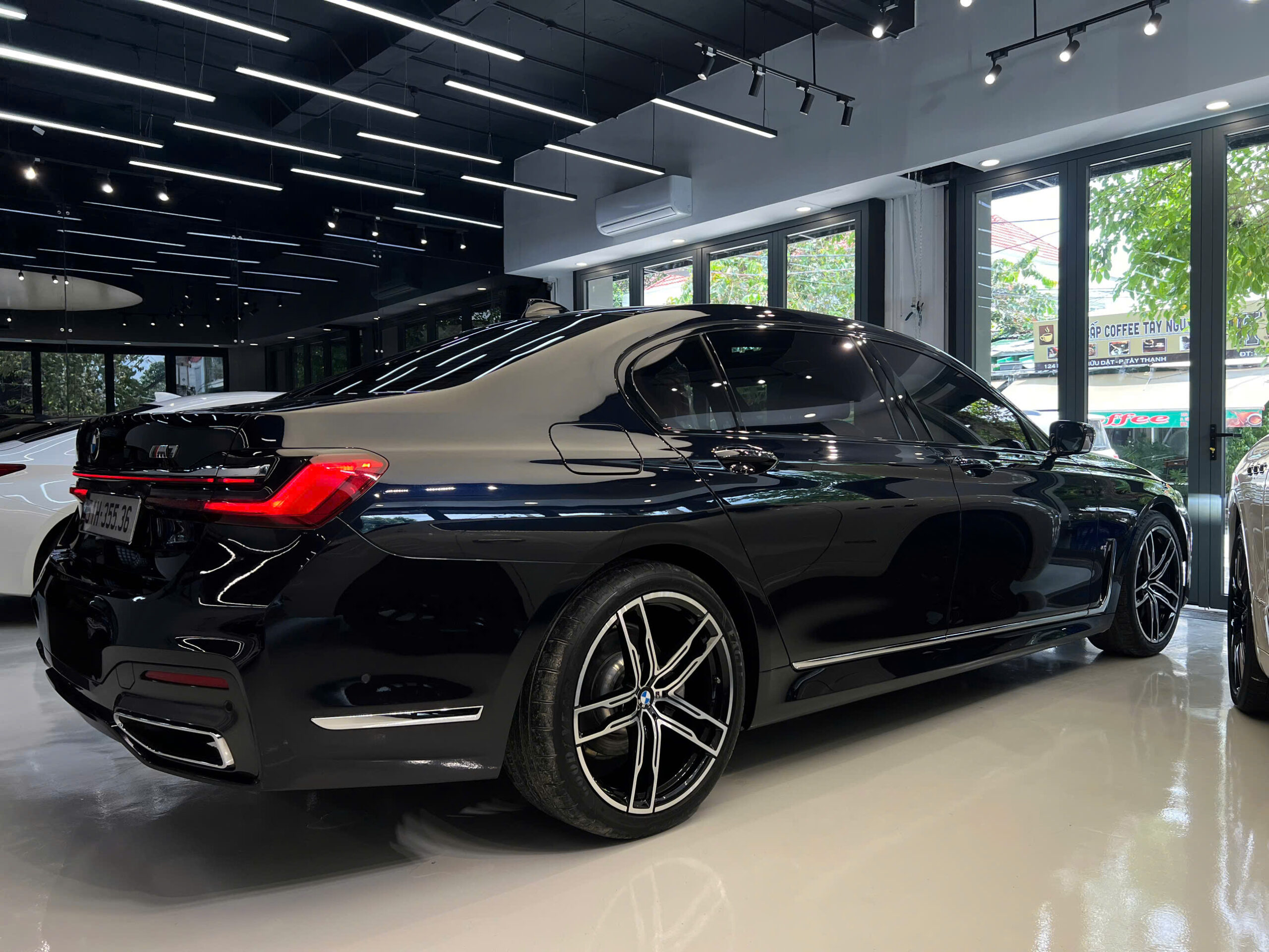 Thuê Xe Tự Lái BMW 730Li Cao Cấp Giá Rẻ Tại Sài Gòn