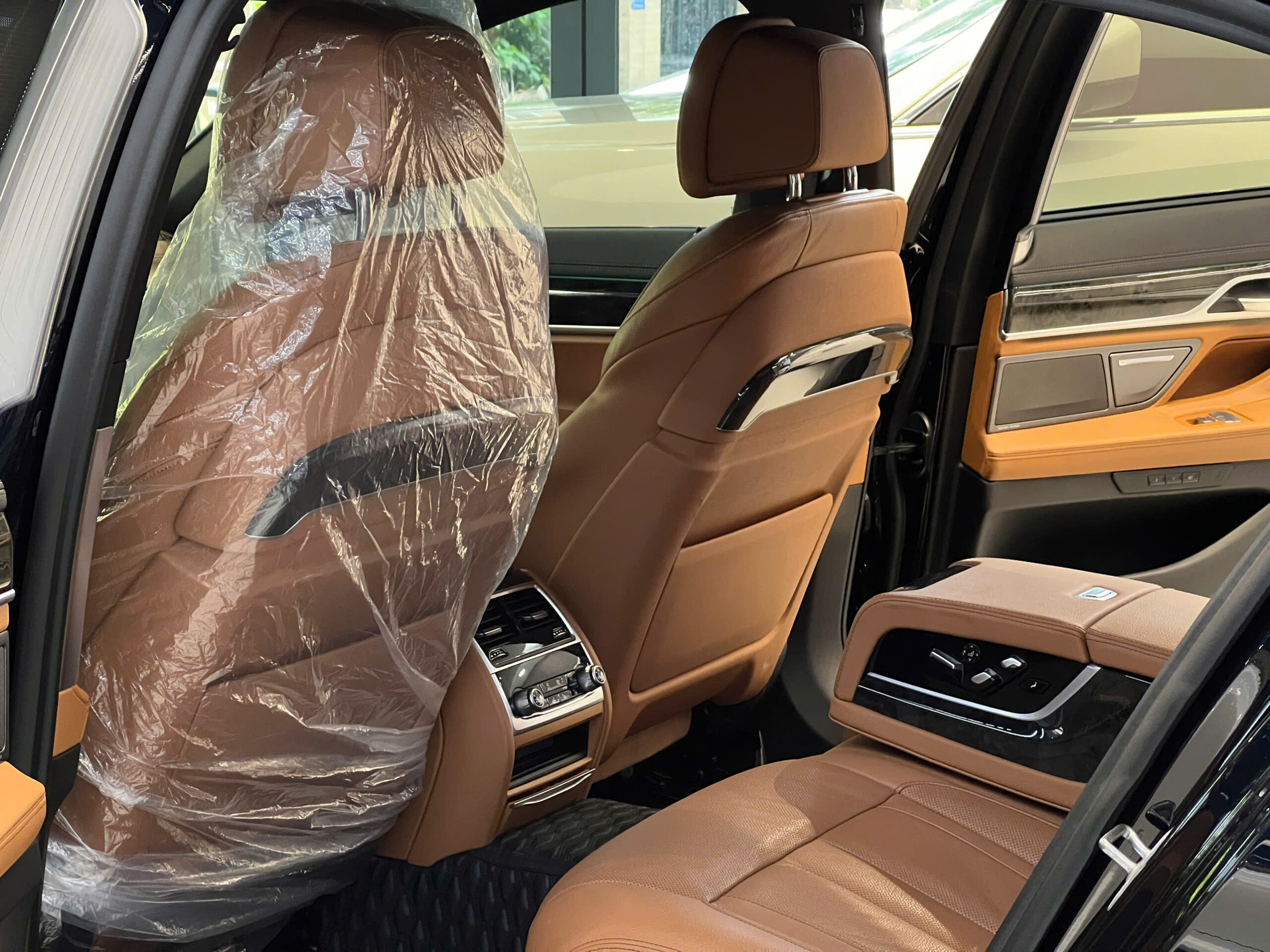 Thuê Xe Tự Lái BMW 730Li Cao Cấp Giá Rẻ Tại Sài Gòn