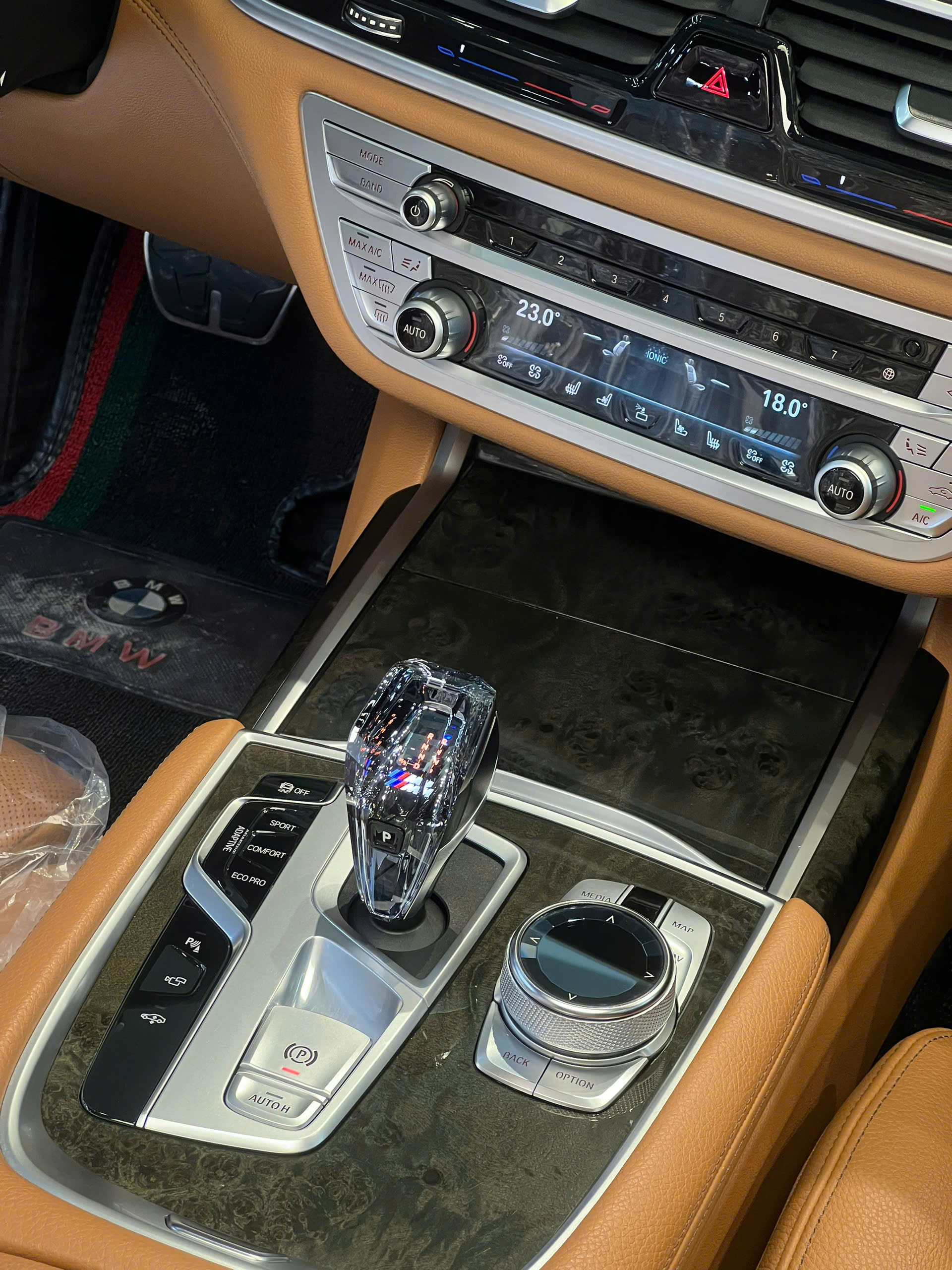 Thuê Xe Tự Lái BMW 730Li Cao Cấp Giá Rẻ Tại Sài Gòn