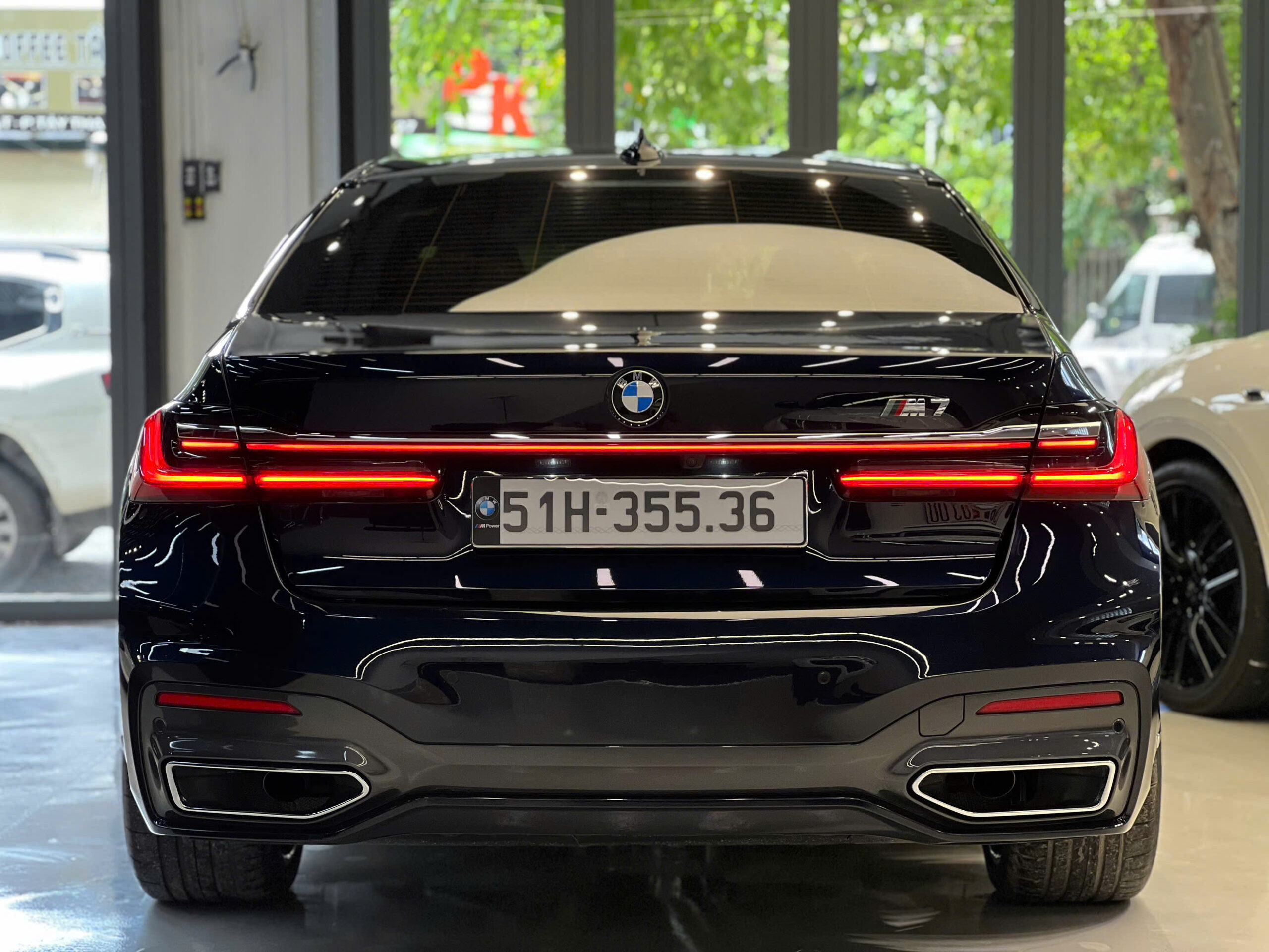 Thuê Xe Tự Lái BMW 730Li Cao Cấp Giá Rẻ Tại Sài Gòn