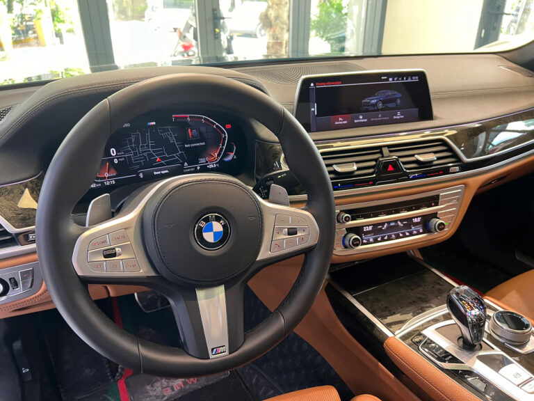 Thuê Xe Tự Lái BMW 730Li Cao Cấp Giá Rẻ Tại Sài Gòn